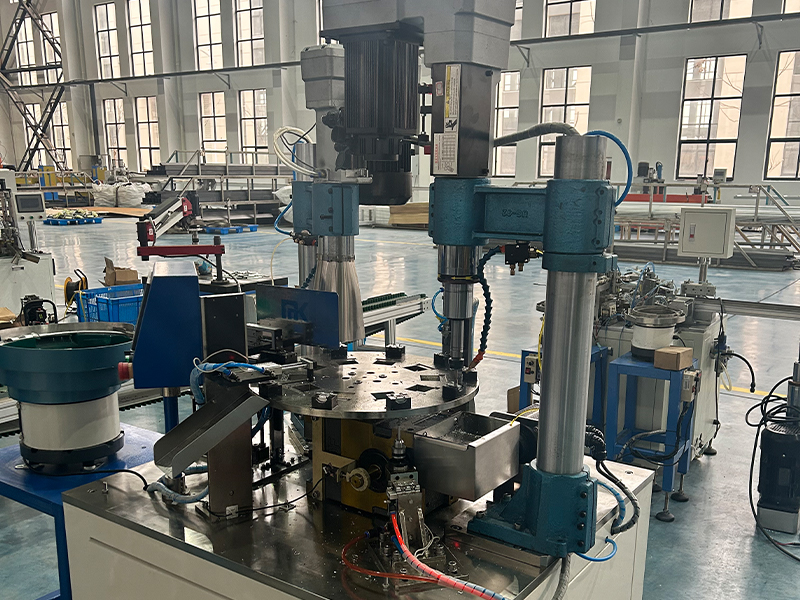 Drilling automatizzato da dado solare, toccando